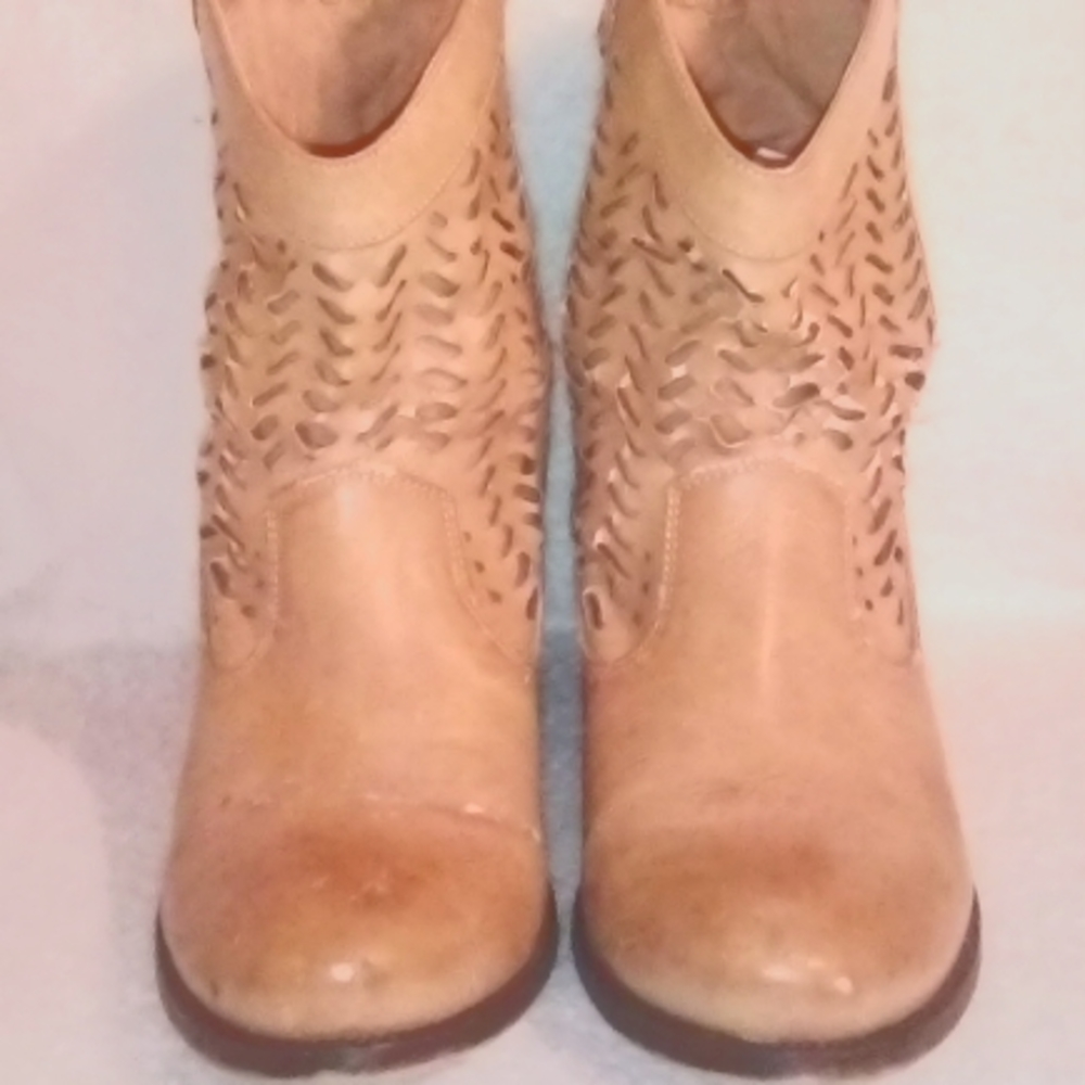 Style & Co Faux Leather Dylan Taupe Boots Sz-7.5M